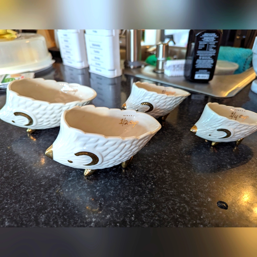 Anthropologie Hedgehog Measuring Cups Set